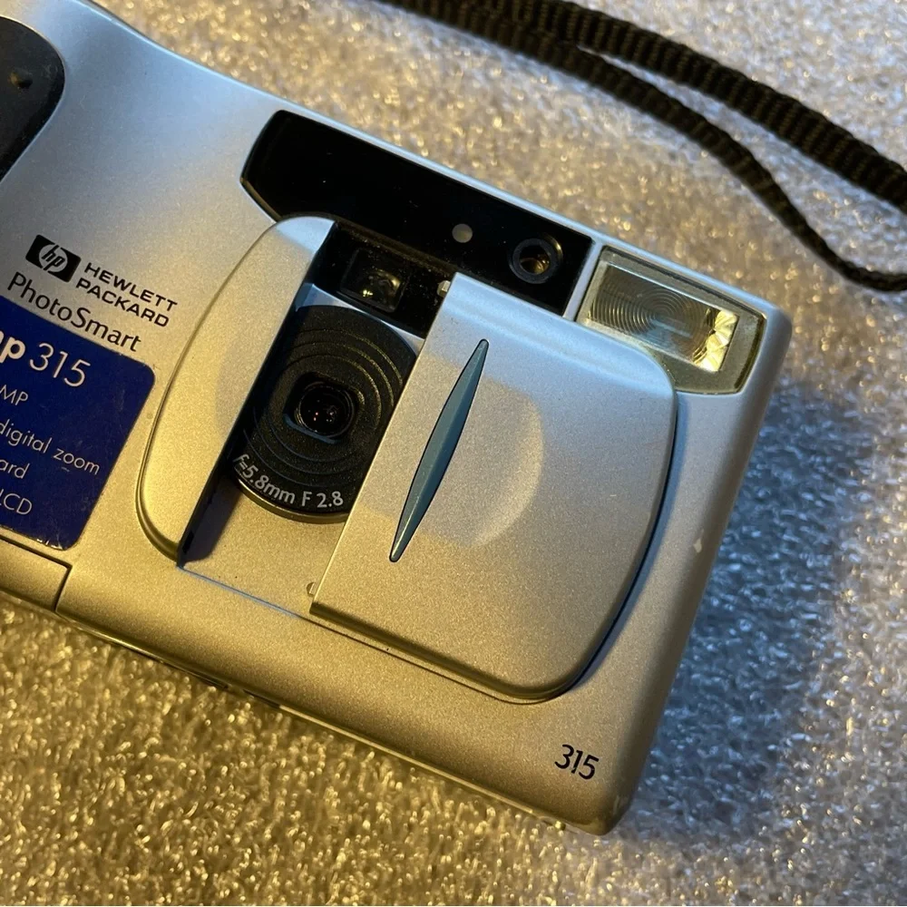 HP PhotoSmart 315 Digital Camera Vintage Y2K 2.1MP Silver Point & Shoot working
